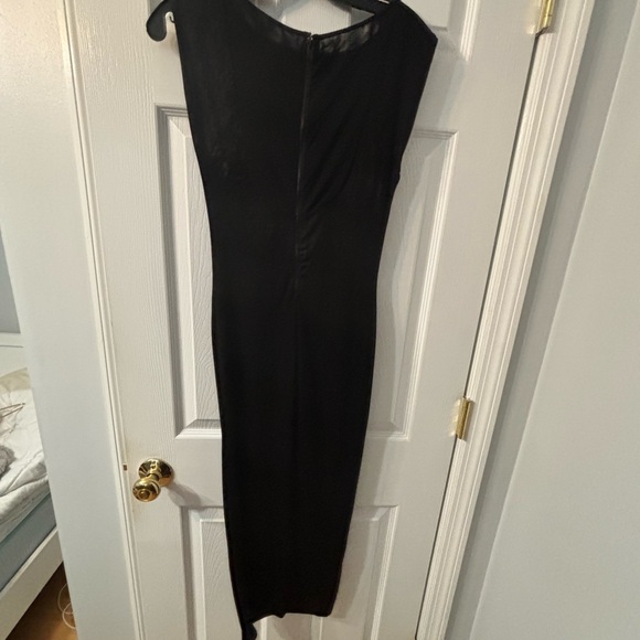 Slinky and shimmery black midi dress by Alice+Olivia. - Picture 5 of 5